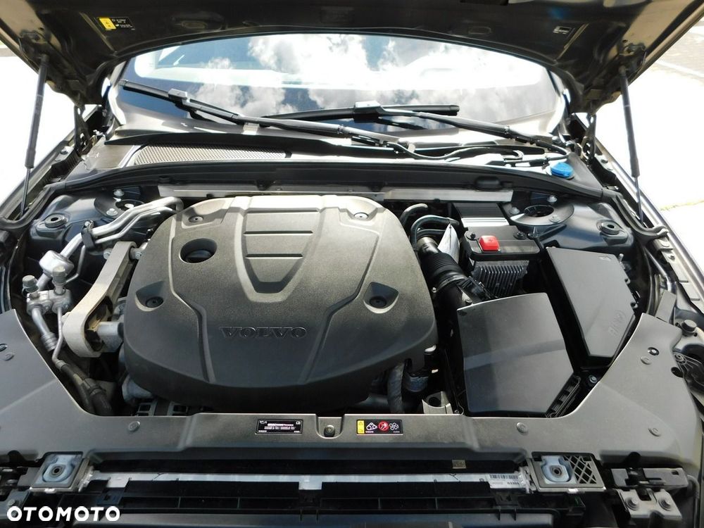 Volvo V60 D3 Momentum Pro - 25