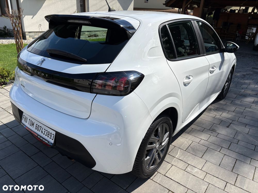 Peugeot 208 - 40