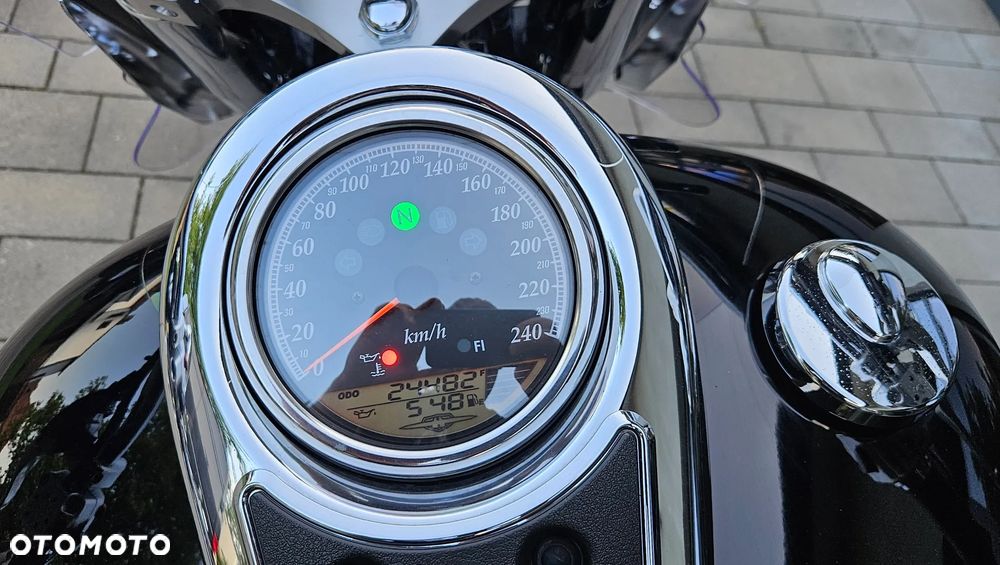 Suzuki Intruder - 13