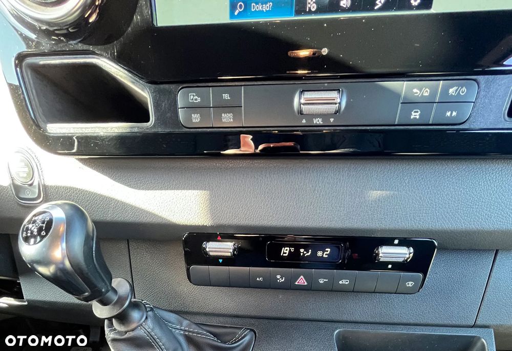 Mercedes-Benz Sprinter - 14