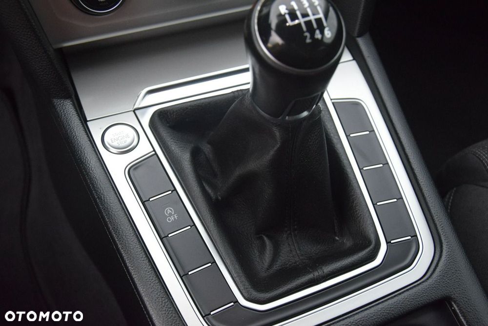 Volkswagen Passat - 30