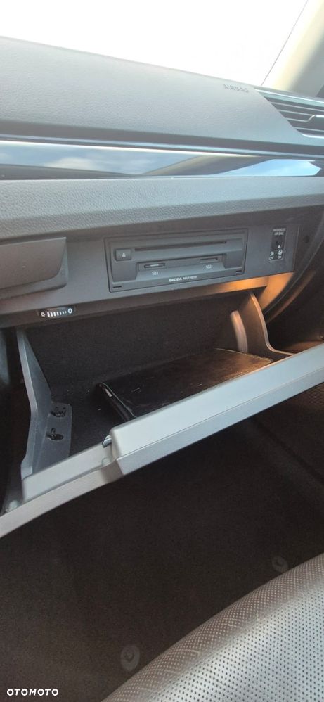 Skoda Superb 2.0 TDI L&K DSG - 20