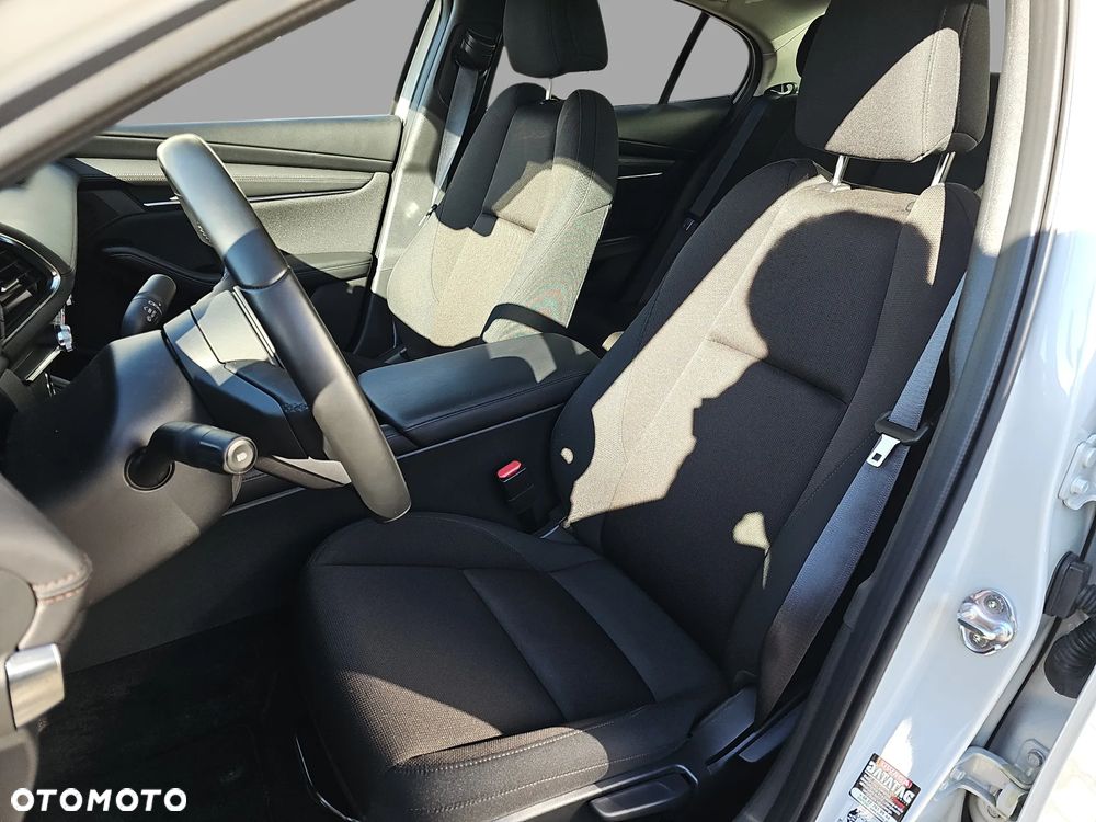 Mazda 3 2.0 mHEV Centre-Line - 11