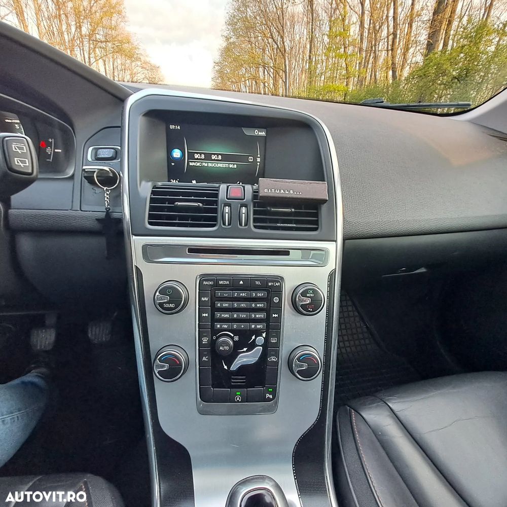 Volvo XC 60 D3 Momentum - 3