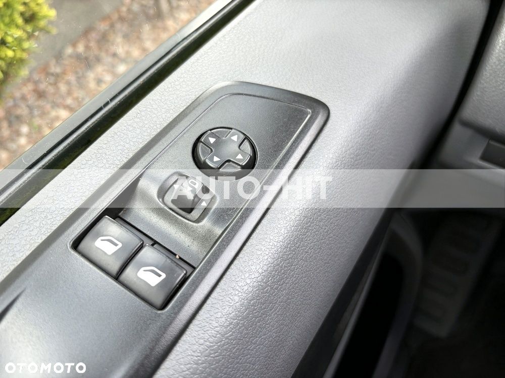 Opel Vivaro - 32