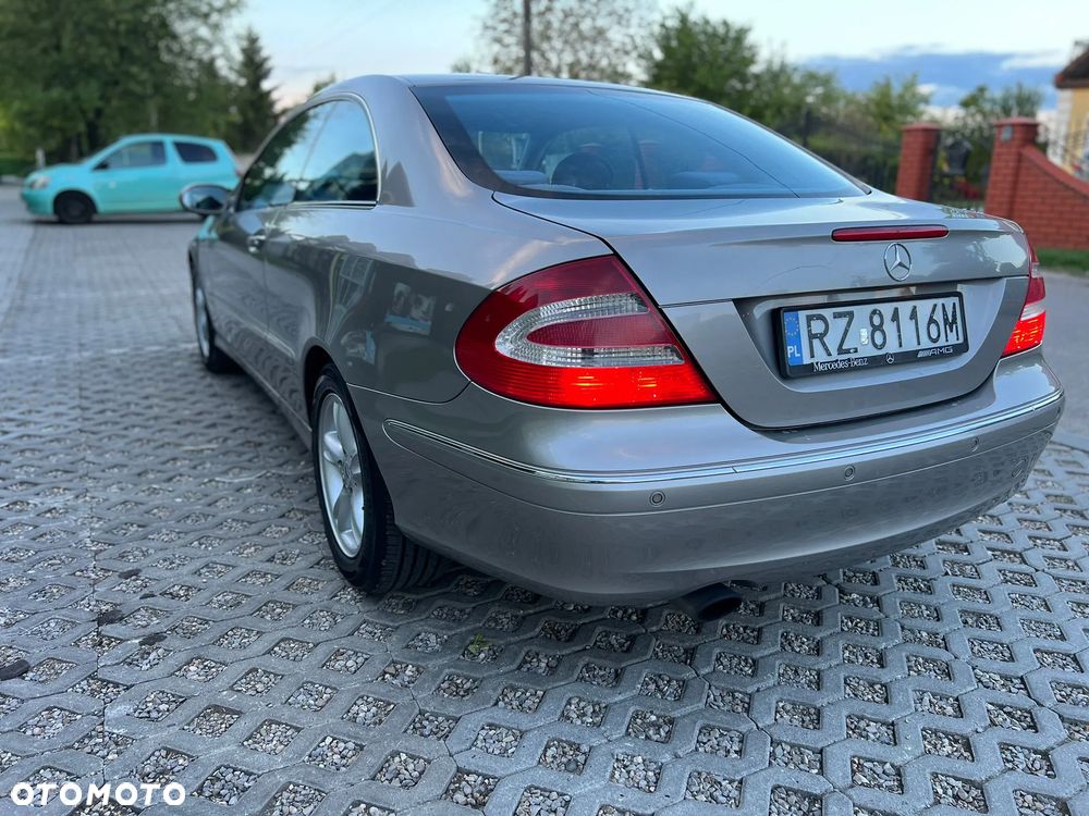 Mercedes-Benz CLK - 23