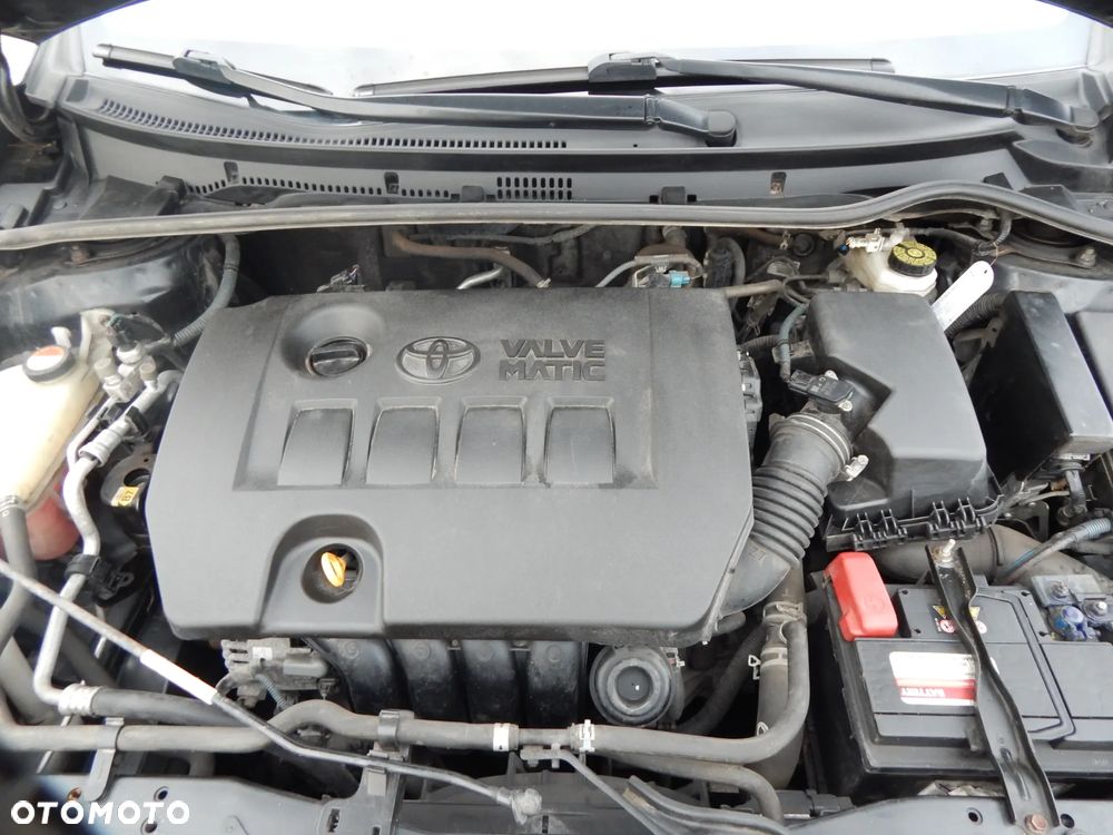 Toyota Corolla 1.6 Luna - 21
