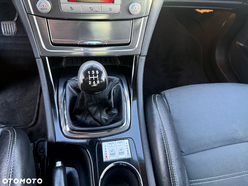 Ford Mondeo 2.0 Champions Edition - 11