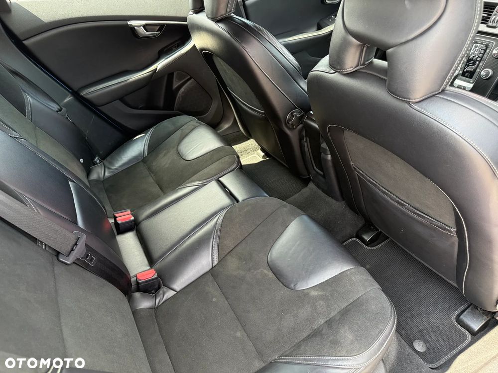 Volvo V40 D2 Drive-E R-Design Momentum - 19