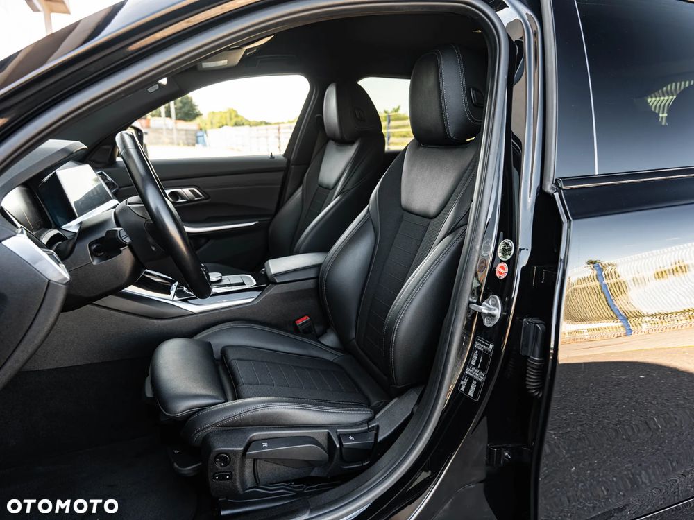 BMW Seria 3 320d Sport Line Shadow - 23
