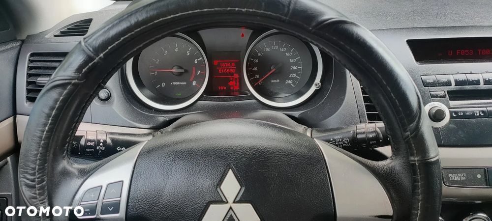 Mitsubishi Lancer 1.6 Invite - 9