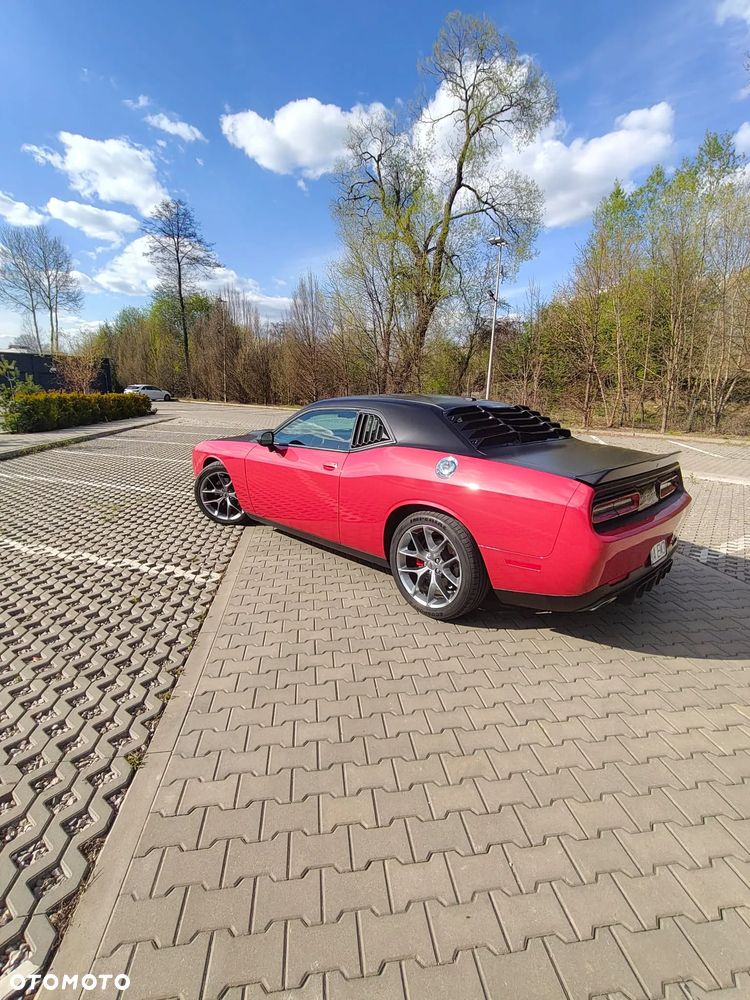 Dodge Challenger - 28