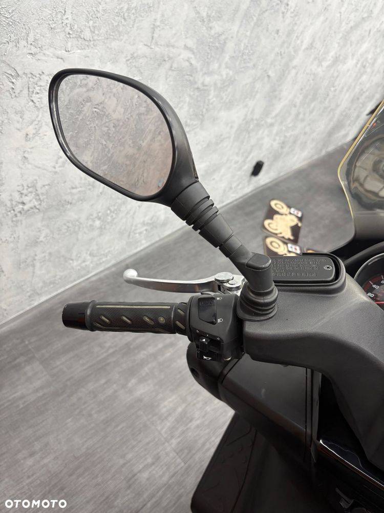 Kymco Downtown - 13