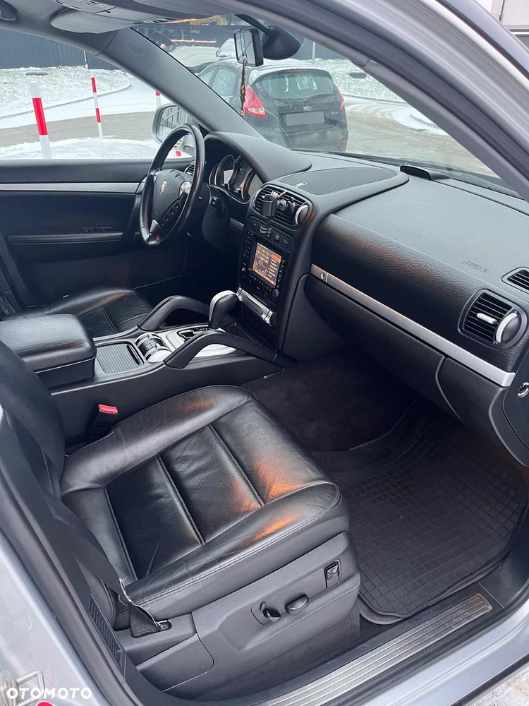 Porsche Cayenne - 10