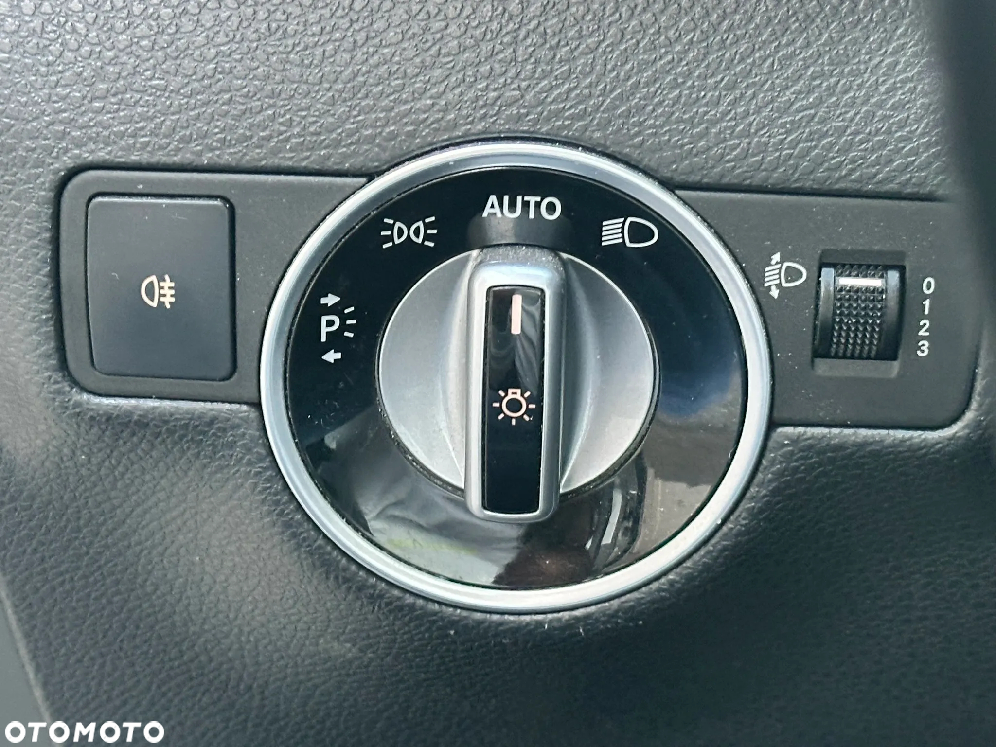 Mercedes-Benz Klasa B 180 (BlueEFFICIENCY) - 23