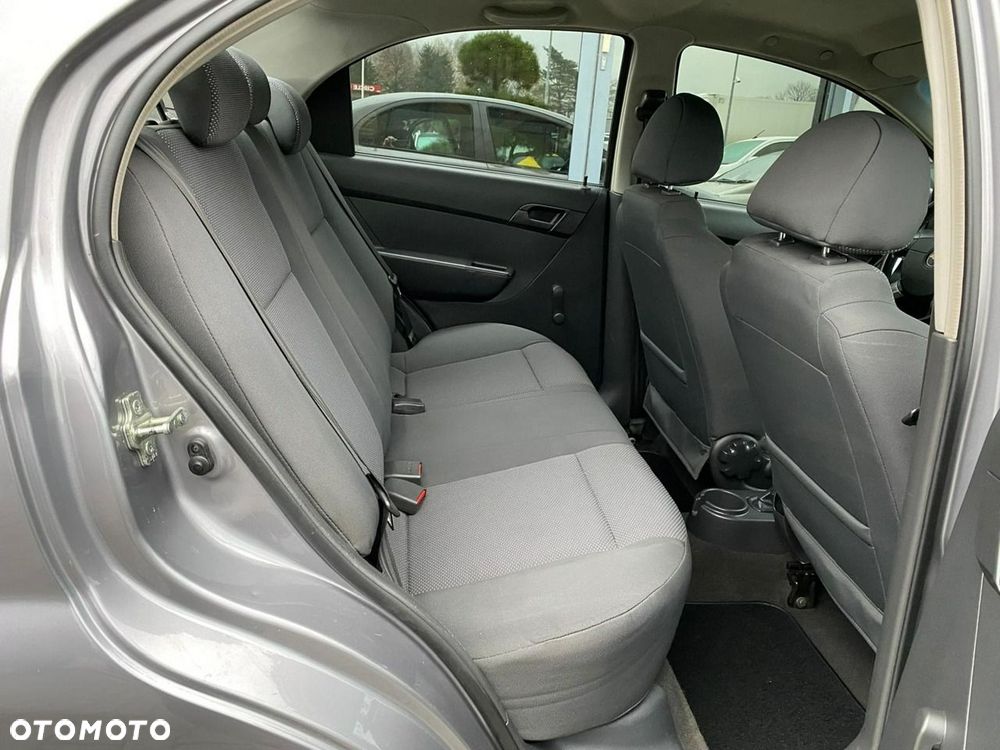 Chevrolet Aveo 1.2 16V LS - 8
