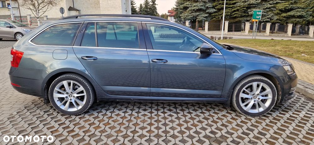 Skoda Octavia 2.0 TDI Style DSG - 2