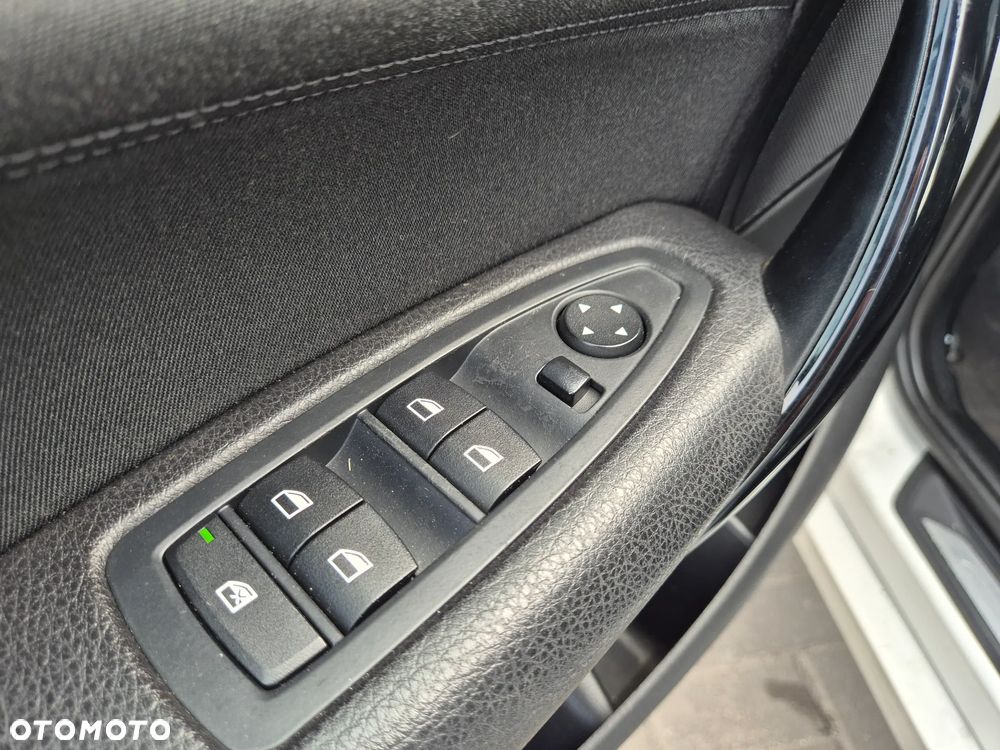 BMW Seria 1 118i Advantage - 34