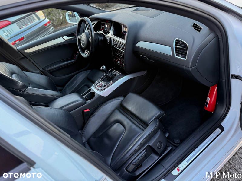 Audi A4 Limousine - 16