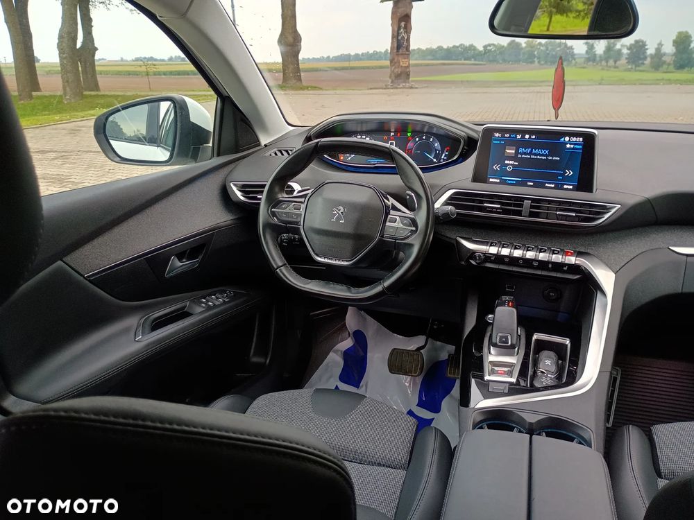 Peugeot 3008 1.2 PureTech Allure Pack S&S EAT8 - 26