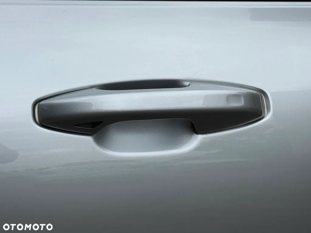 Volvo V60 B3 B DKG Momentum - 11