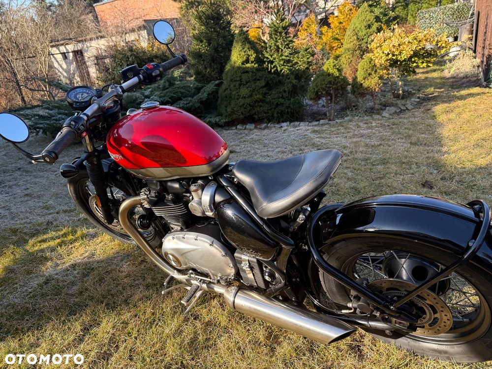 Triumph Bonneville Bobber - 16
