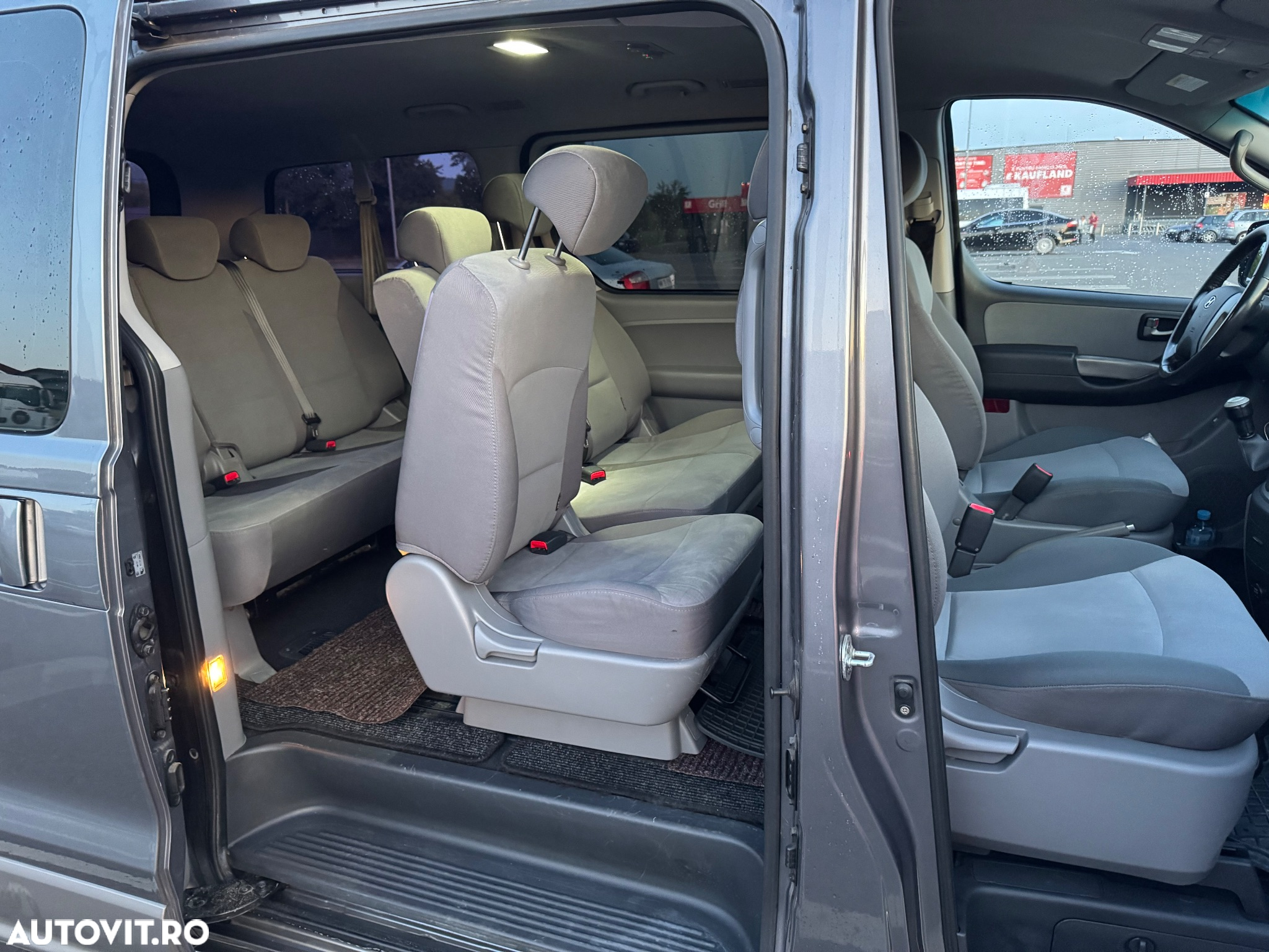 Hyundai H-1 2.5 CRDi Travel Comfort - 10