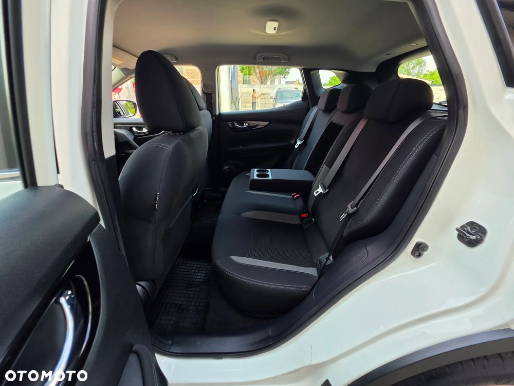 Nissan Qashqai 1.6 dCi 4x4 Acenta S&S - 24