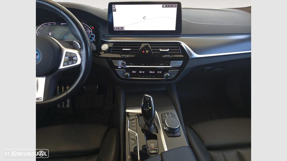BMW 530 e Pack M - 13