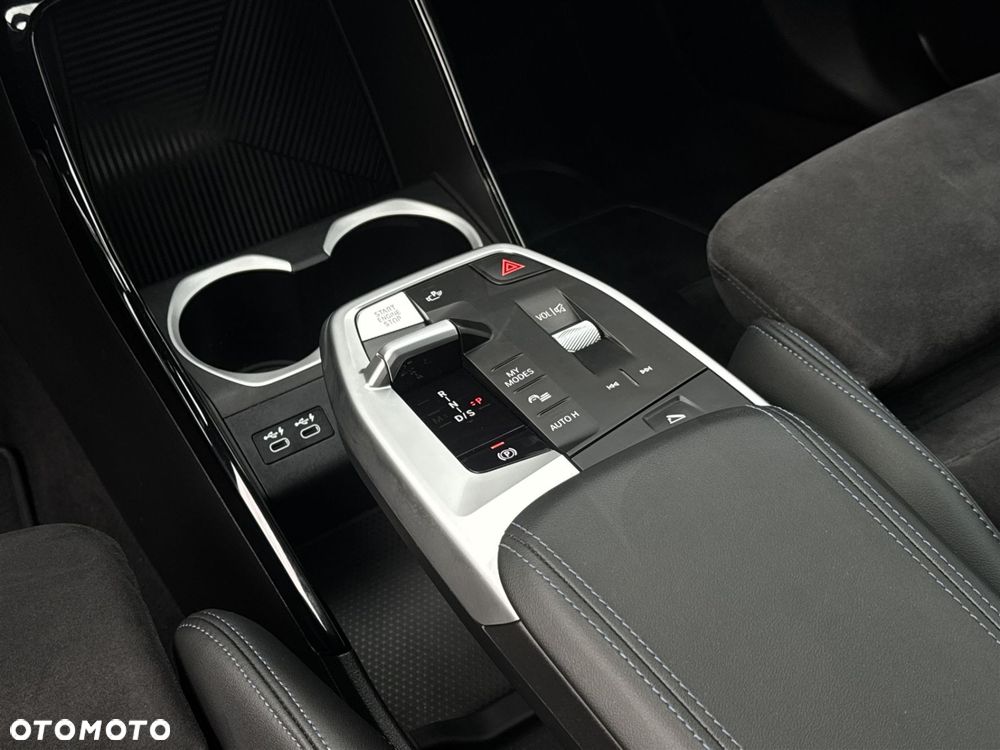 BMW X1 sDrive18i - 18