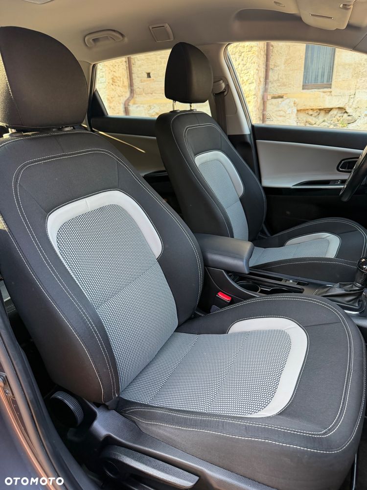 Kia Ceed 1.6 GDI DCT Spirit - 26