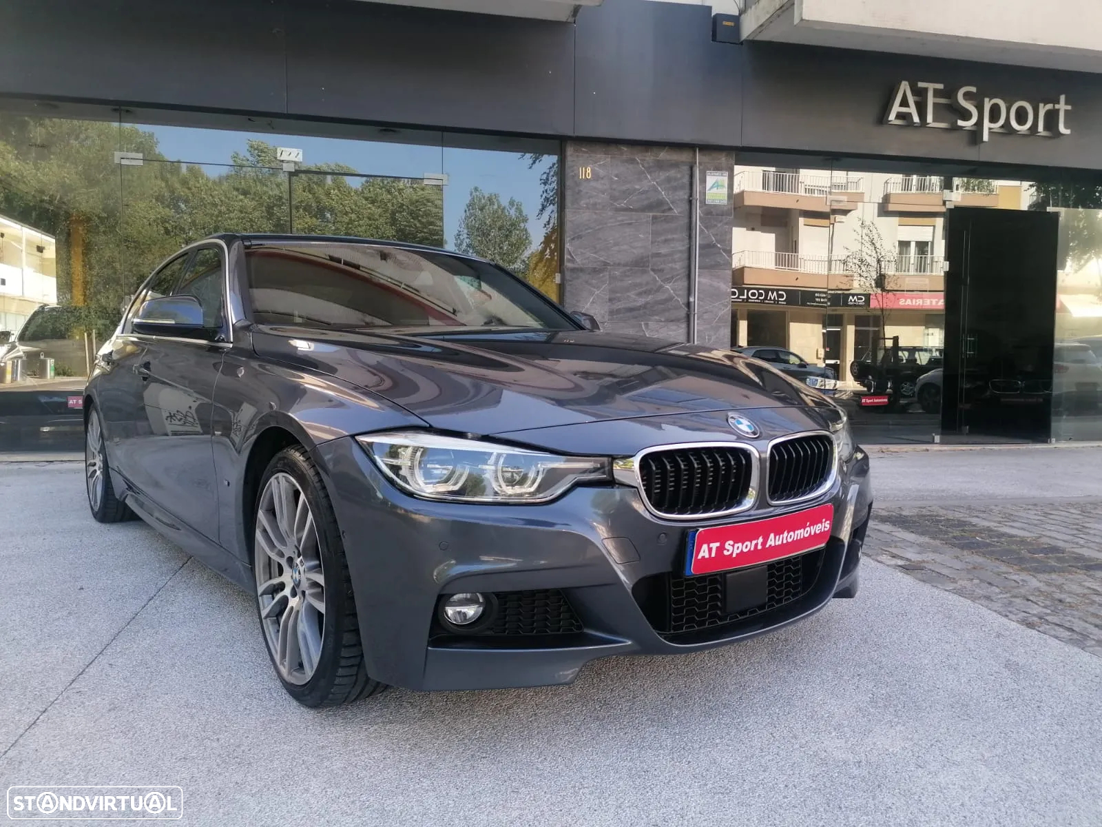BMW 330 e iPerformance Pack M - 33