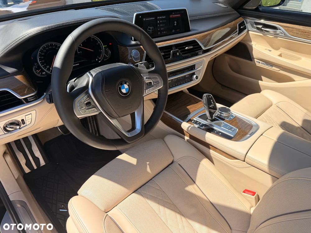 BMW Seria 7 740d xDrive - 24