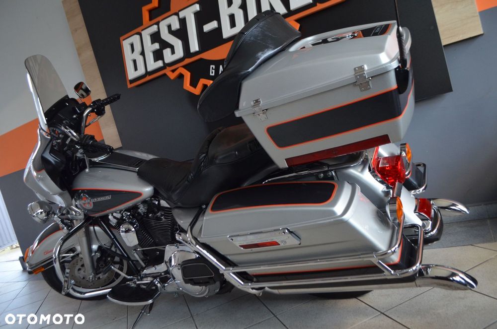 Harley-Davidson FLHT Electra Glide Standard - 19