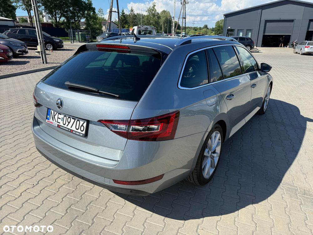 Skoda Superb 2.0 TDI DSG Style - 10