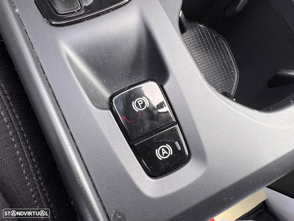 Volvo XC 40 2.0 D3 Momentum Geartronic - 23