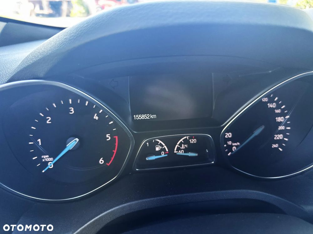 Ford Kuga 2.0 TDCi 2x4 Titanium - 26