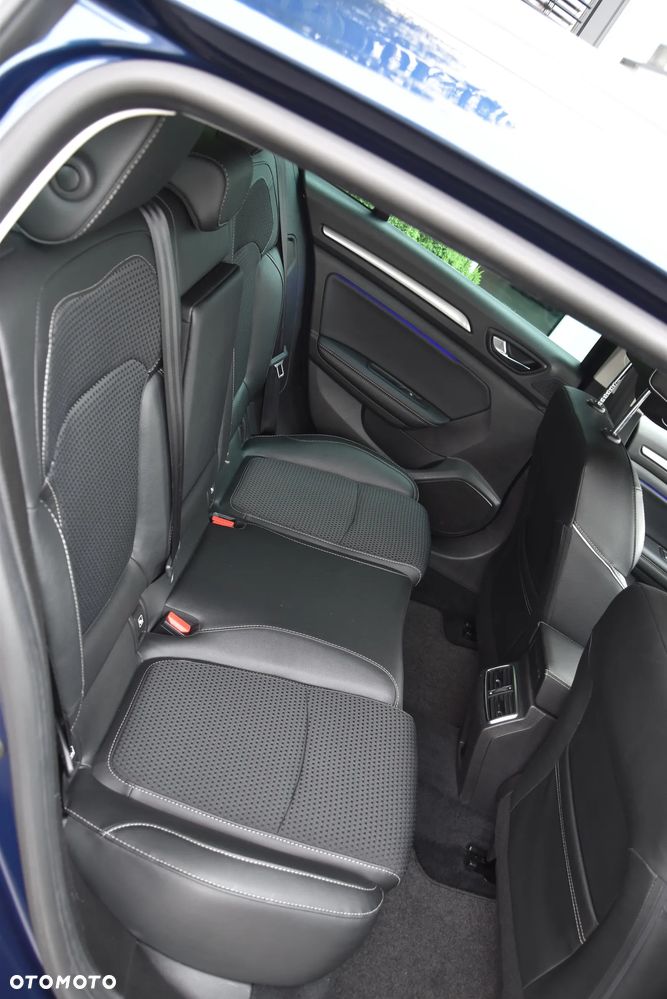 Renault Megane ENERGY TCe 160 EDC BOSE EDITION - 21