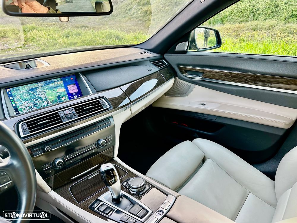 BMW 740 d - 8