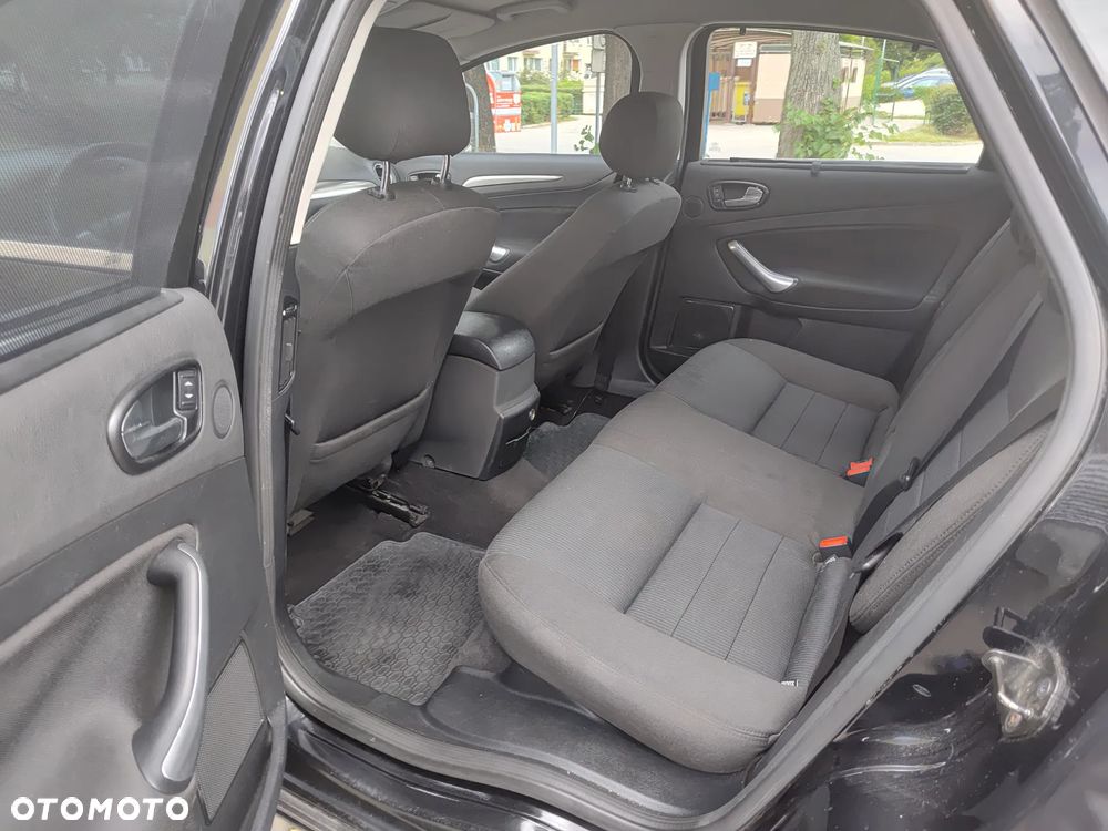 Ford Mondeo 2.0 Trend / Trend+ - 13
