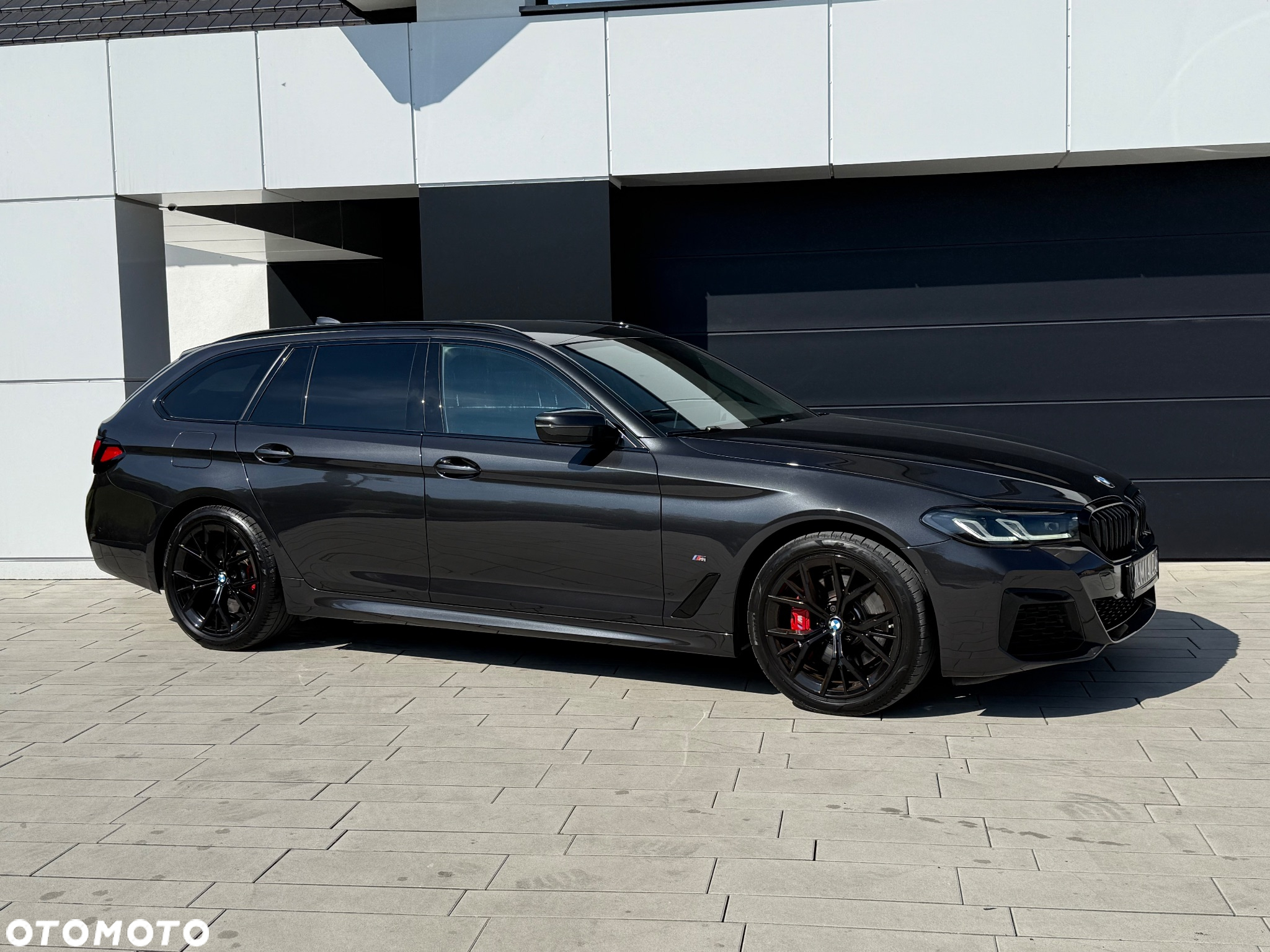 BMW Seria 5 520d xDrive Touring M Sport Edition - 37