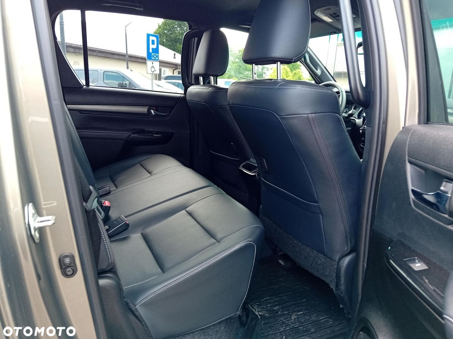 Toyota Hilux 2.8 D-4D Double Cab Invincible Sport 4x4 - 14
