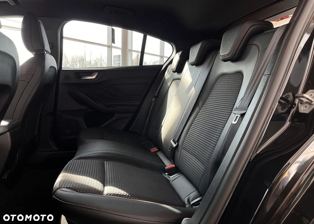 Ford Focus 1.5 EcoBoost ST-Line Black ASS - 27