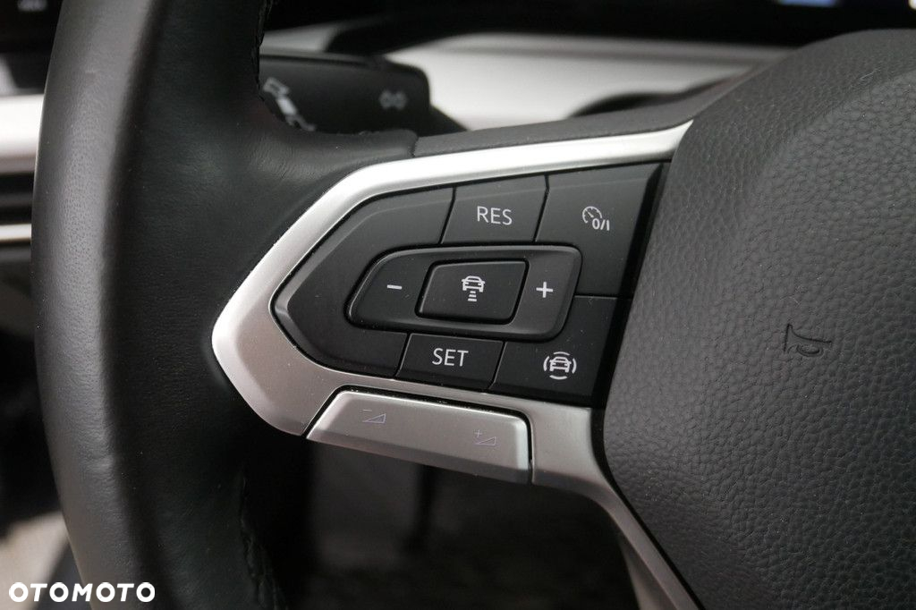 Volkswagen Golf - 20