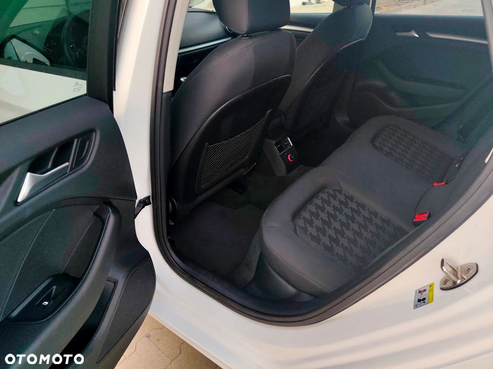 Audi A3 Limousine 1.6 TDI (clean diesel) Attraction - 10