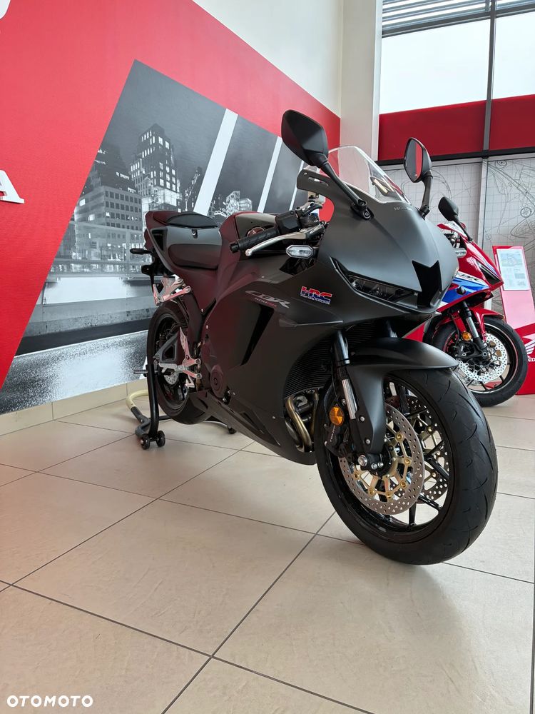 Honda CBR - 1