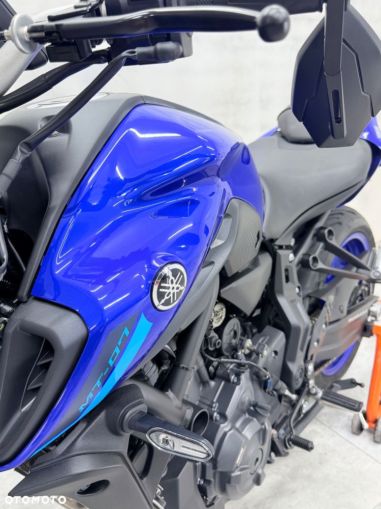 Yamaha MT - 27