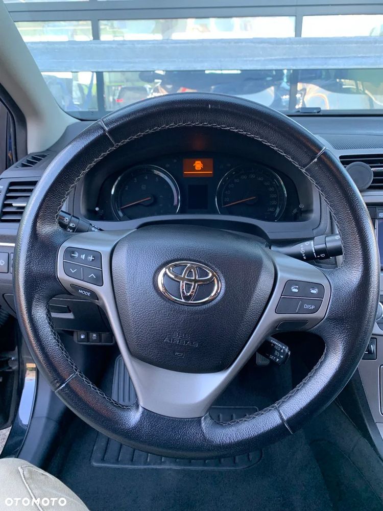 Toyota Avensis 1.8 Active - 21
