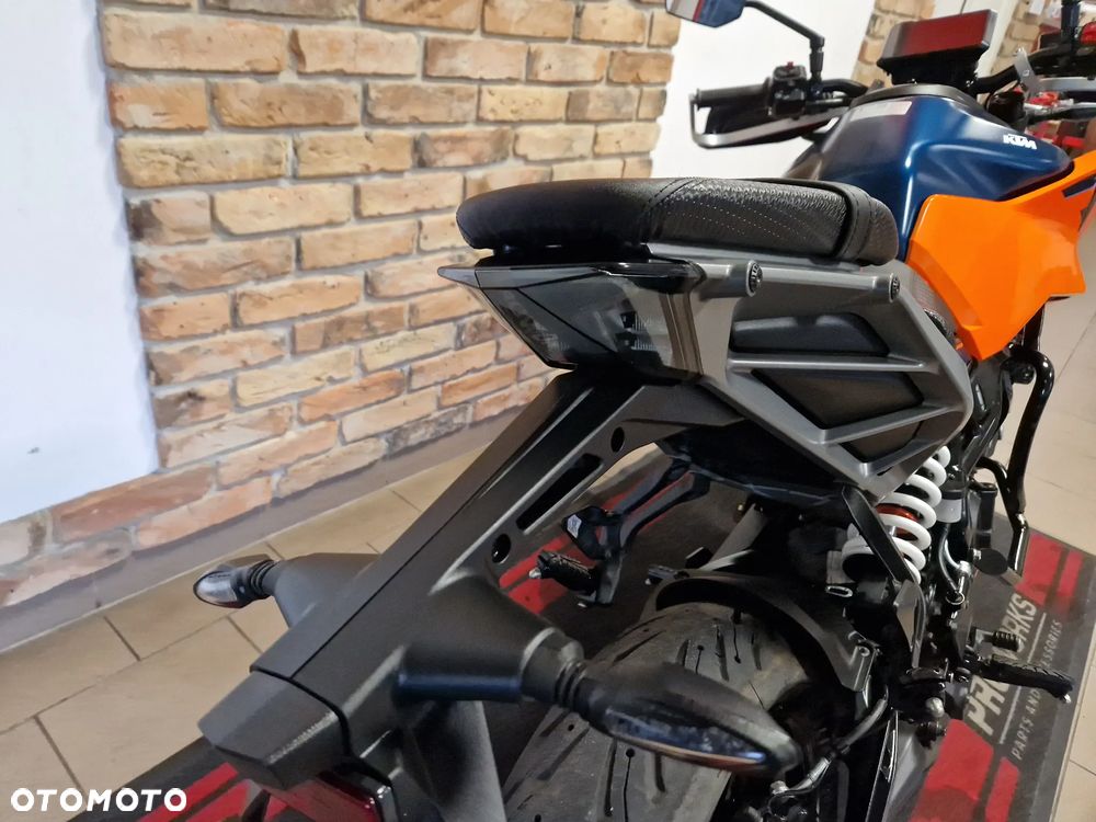 KTM Duke 125 - 33