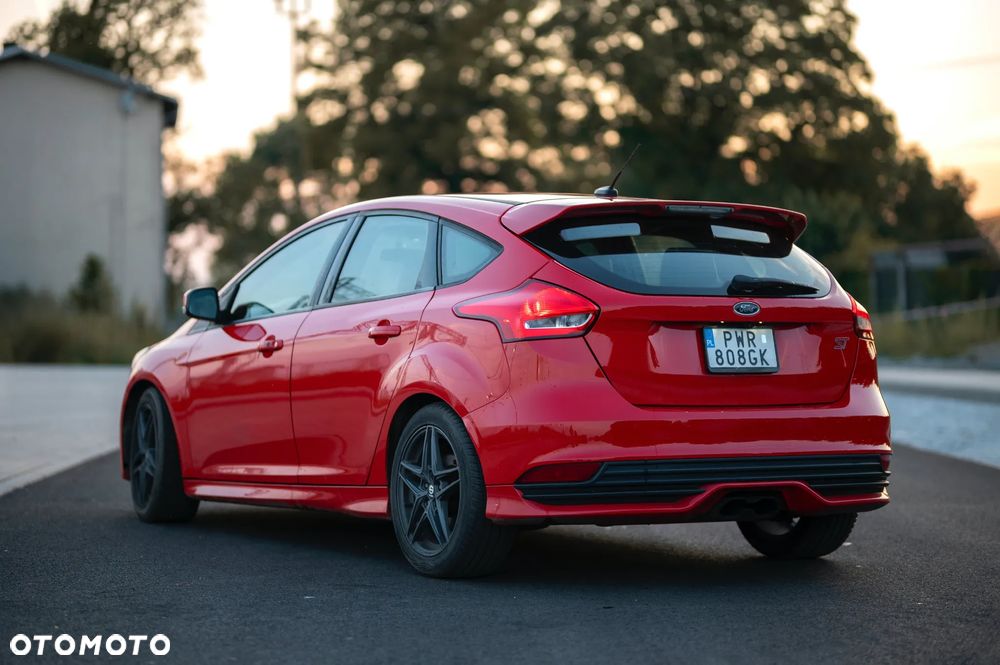 Ford Focus 2.0 EcoBoost ST - 7